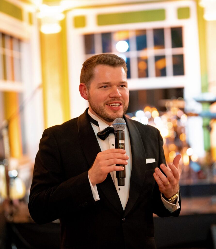 Hoeslinger Festlich 01 Scaled E1753392985137 891x1024